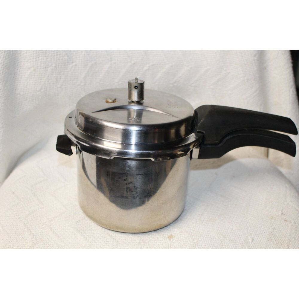 Prestige Deluxe Alpha 4 Liter Stainless Steel Pressure Cooker(Pre-Owned)